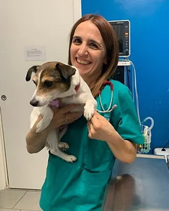 Manuela Cassinelli con un cane